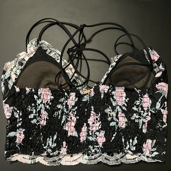 Strappy top - Picture 2 of 4